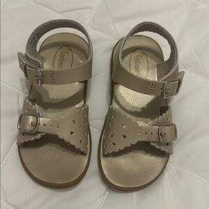 Footmates Ariel Sandals, Gold, size 8!